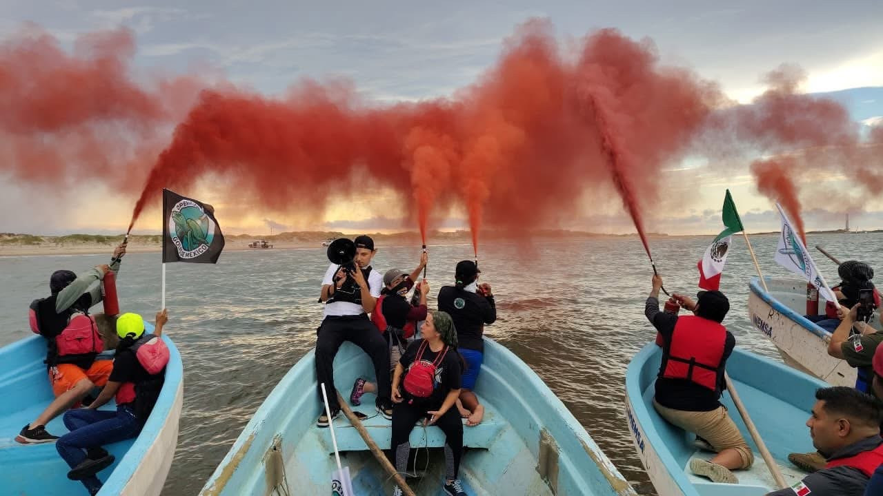 Protestan en Matamoros contra lanzamientos de SpaceX que dejan desechos en Playa Bagdad