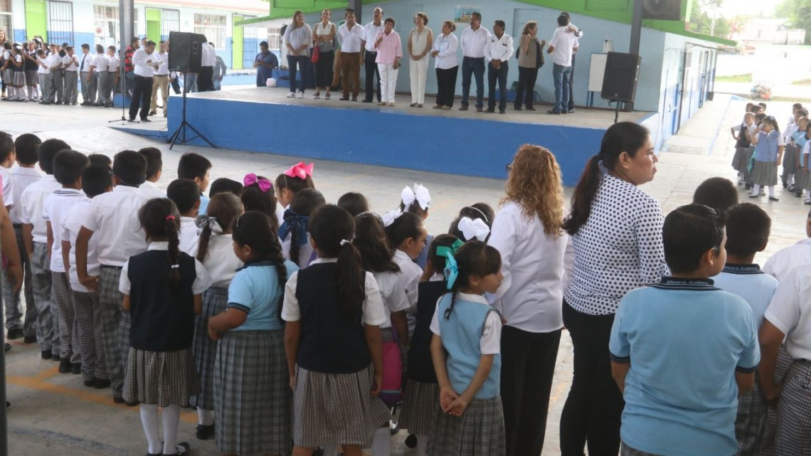 Supervisa Magda Peraza construcción de comedor escolar en primaria