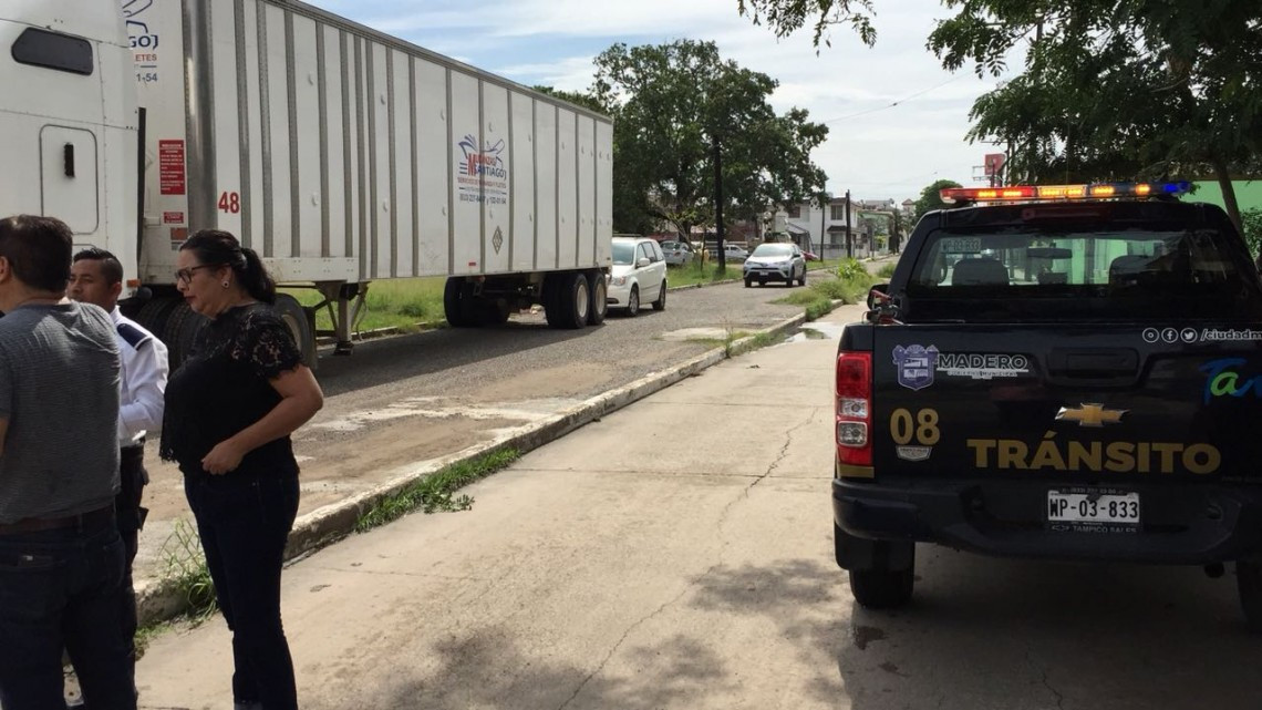 Continúa conflicto en la Estadio por la construcción de barda en una calle 