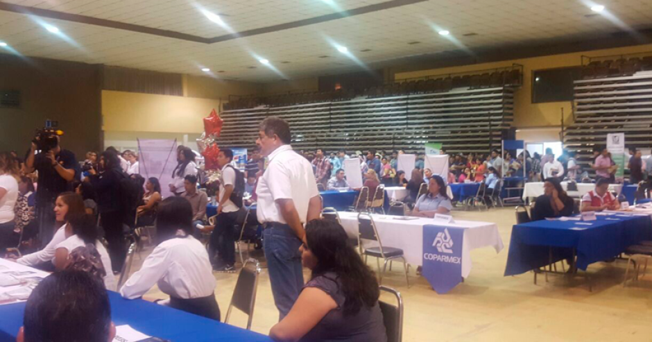 Feria del empleo ofrece mil empleos 