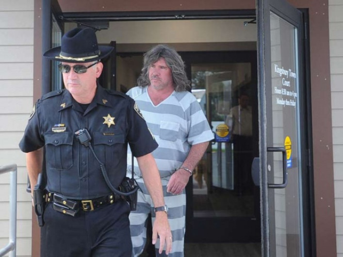 Acusan a hombre del asesinato de su abuela