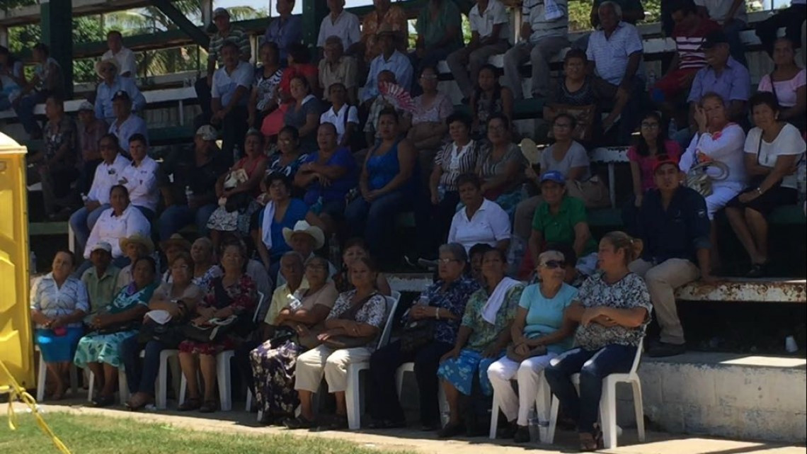 Autoridades se comprometen a cubrir abasto de medicamentos