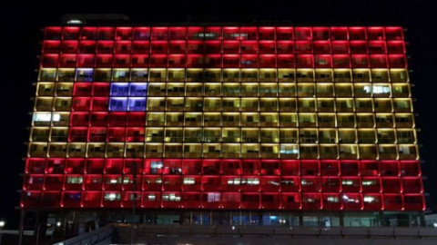 Rinden tributo a víctimas del ataque en Barcelona alrededor del mundo