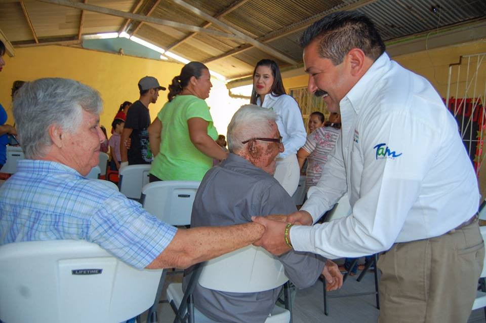 Ayuntamiento dona 2 minisplit a Jardín de Niños "Benito Juárez"