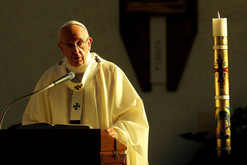 El papa expresa su tristeza por el atentado en Manchester