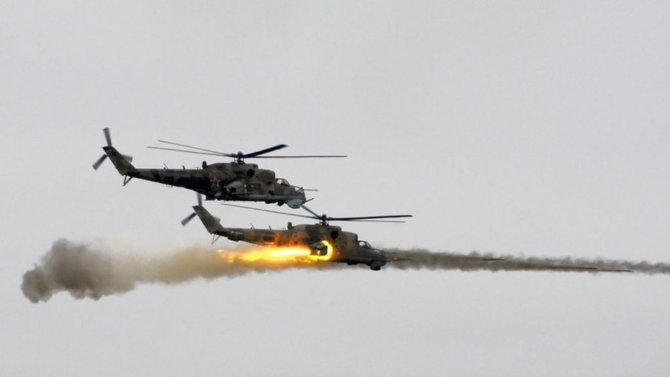 Ejército sirio y helicópteros rusos atacan a extremistas