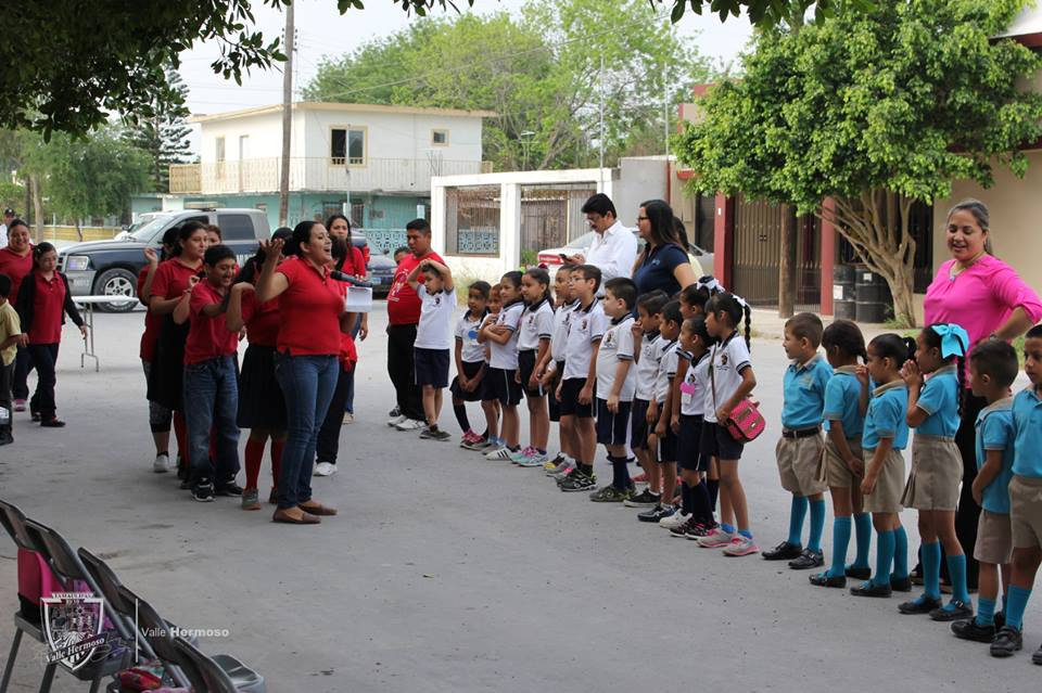 Realizan exposición de trabajos de alumnos del CAM Laboral