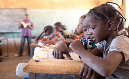 Necesario apoyar en educación de niñas y mujeres africanas: Kandinki