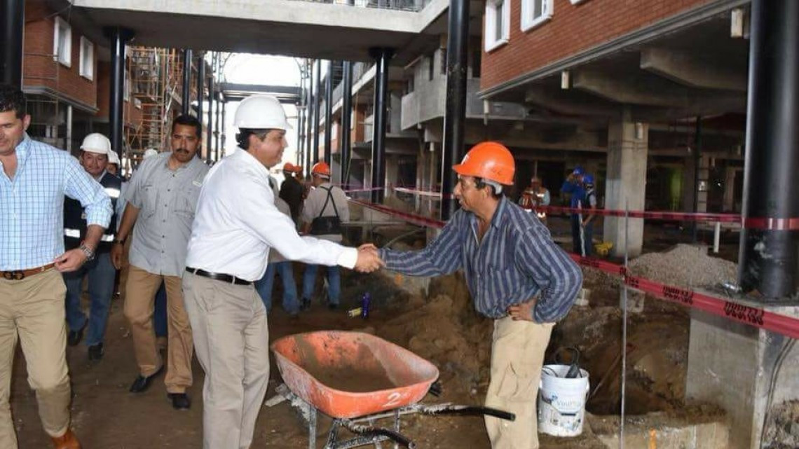 Recorre Gobernador la obra de nuevos mercados de Tampico