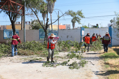Apoya Gobierno Municipal limpieza y mantenimiento de escuelas públicas