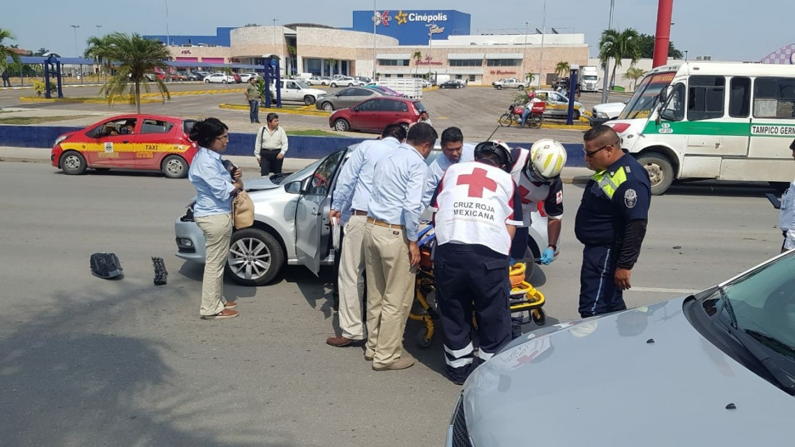 Carambola frente a Cinépolis Tampico deja mujer lesionada