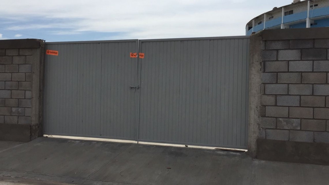 Continúa conflicto en la Estadio por la construcción de barda en una calle 