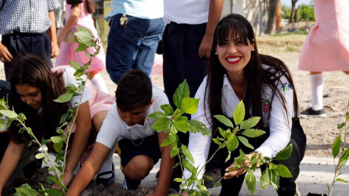 Inicia reforestación de áreas verdes en Valle Hermoso 
