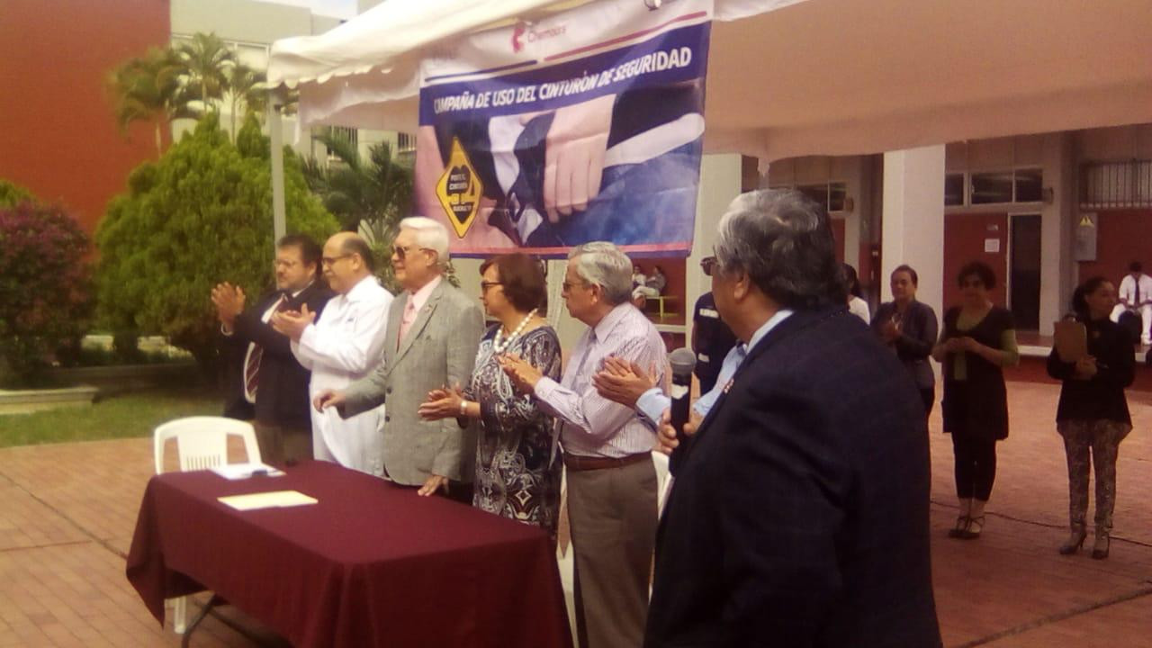 Fomentan uso del cinturón de seguridad con simulador de choque