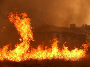  Provoca desalojos y heridos incendios en sur de Francia