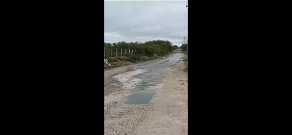 Evita COMAPA desperdicio de agua, repara tubería en Unidad y Esfuerzo