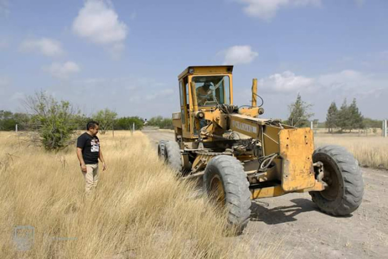 Realizan marcado y emparejamiento de calle