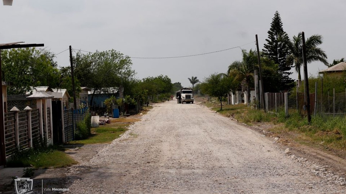 Trabajan en revestimiento de calles del municipio