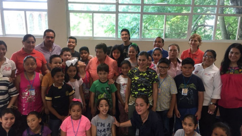 Alcaldesa visita campamento de verano en IRBA