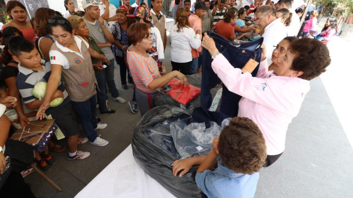 Reciben en la colonia Nacional beneficios de Jornada Médico Asistencial 