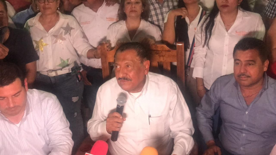 Maestros retiran plantón frente a la SET