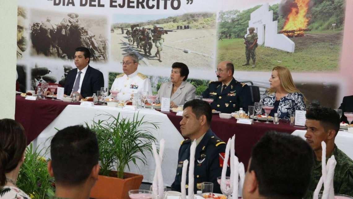 Encabeza Gobernador la ceremonia del 104 Aniversario del Ejército Mexicano
