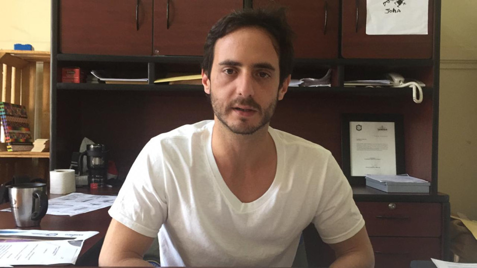 Invitan a jóvenes a tramitar becas en 10 universidades