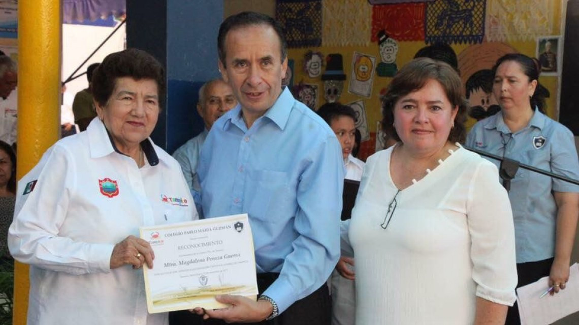 Anuncia alcaldesa construcción de techumbre en escuela