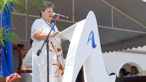 Entregan medalla al mérito "José de Escandón" a María Alma Ortiz 