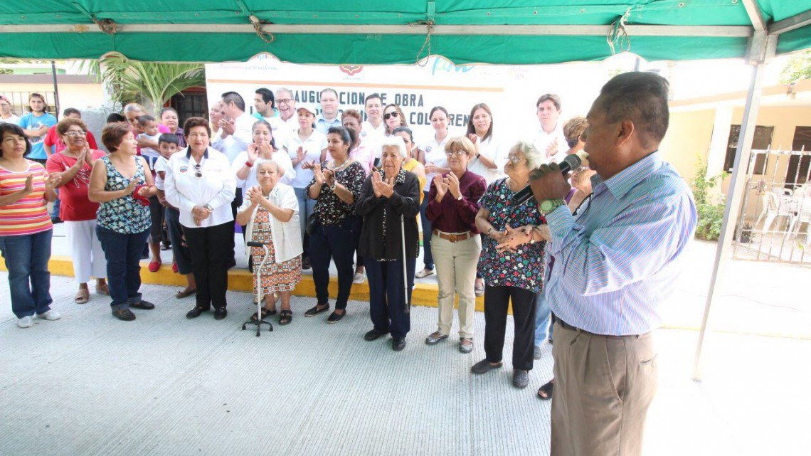 Entrega alcaldesa pavimentación de la calle Belisario Domínguez 