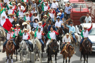 Cabalga alcaldes de la frontera por la Amistad de Reynosa, Río Bravo e Hidalgo 