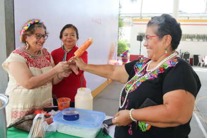 Conviven abuelitos de Casas Club 