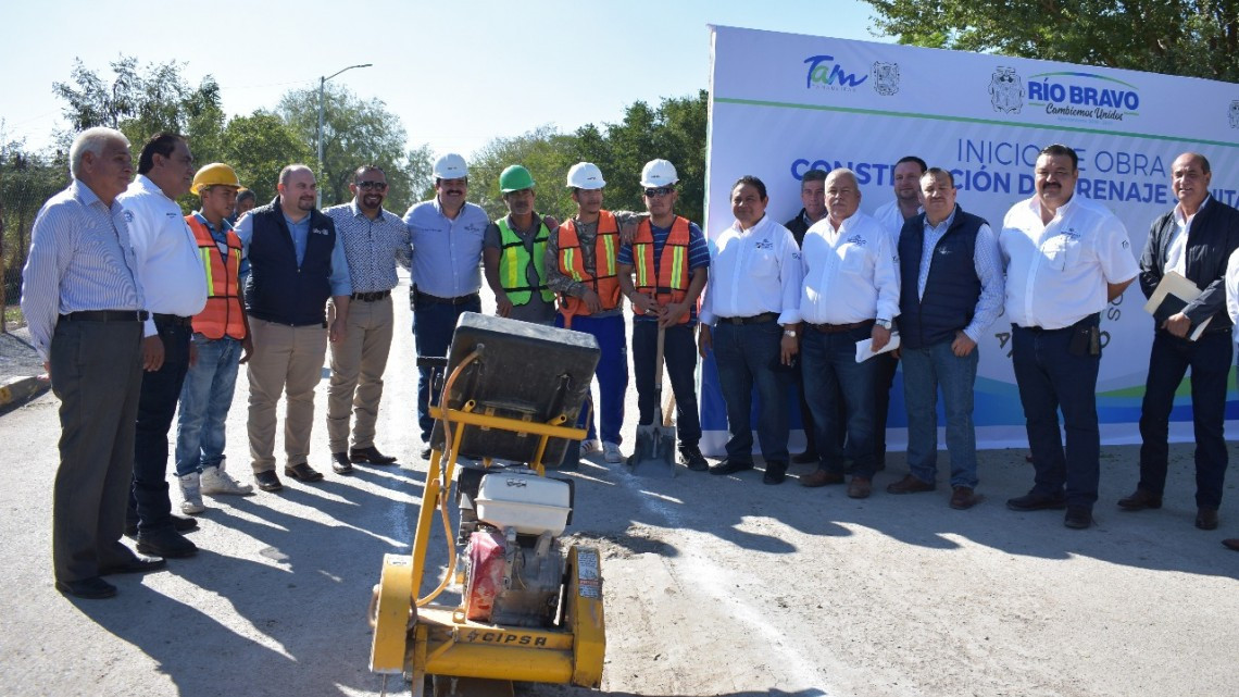 Inicia Municipio reposición de drenaje sanitario.