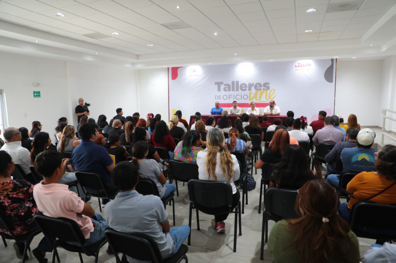 Inician alrededor de 400 ciudadanos talleres de oficio del Gobierno Municipal