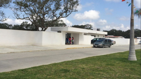 Cancelan contratos a constructoras incumplidas en edificación de escuelas