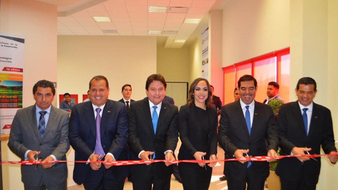 Se reúne Obras Públicas con CMIC