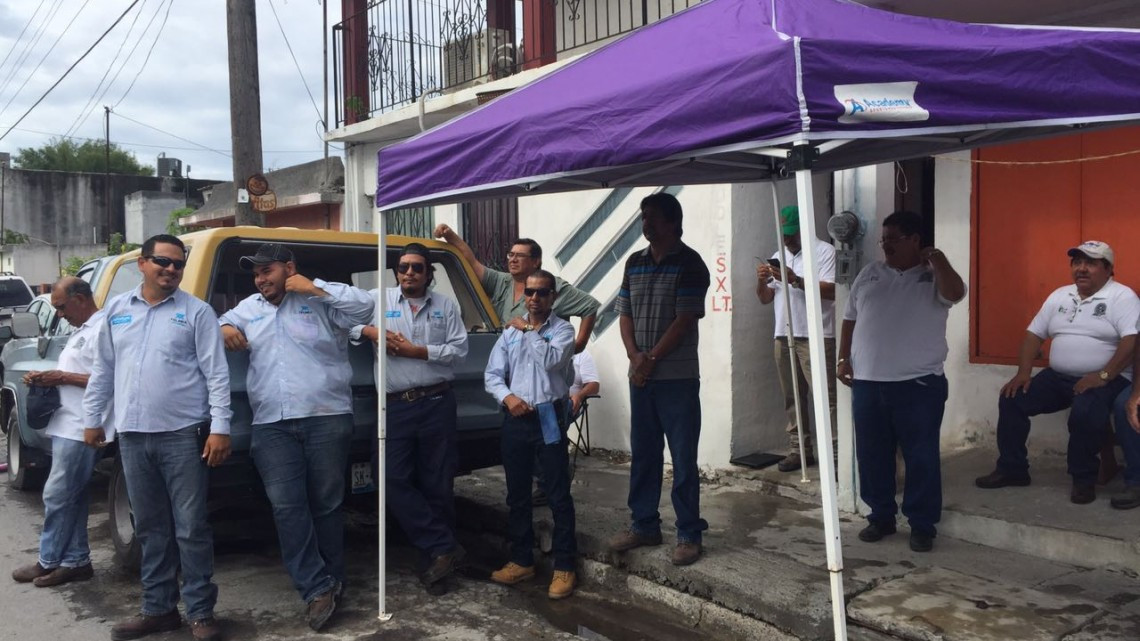 Realizan empleados de Telmex paro de labores 