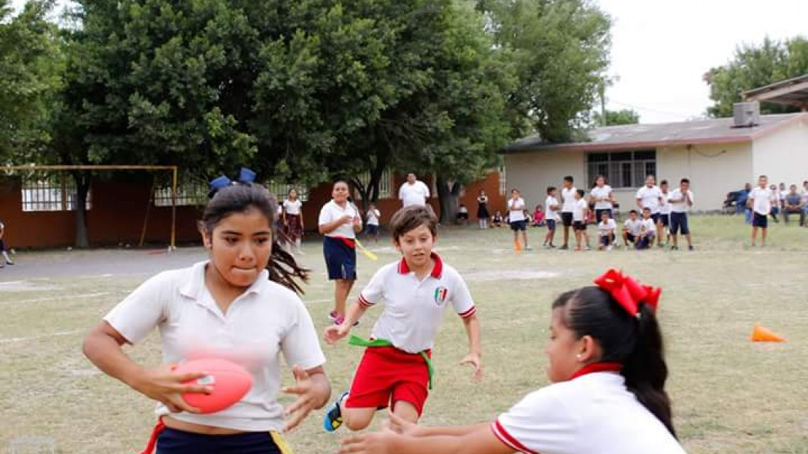 Alcalde supervisa avance de equipos del torneo de Tochito Bandera 2017