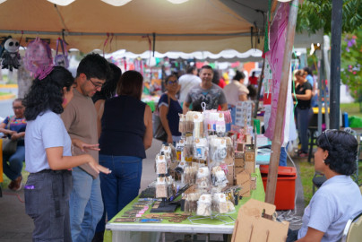 Más de 2 mil 800 emprendedores se benefician con Bazares UNE
