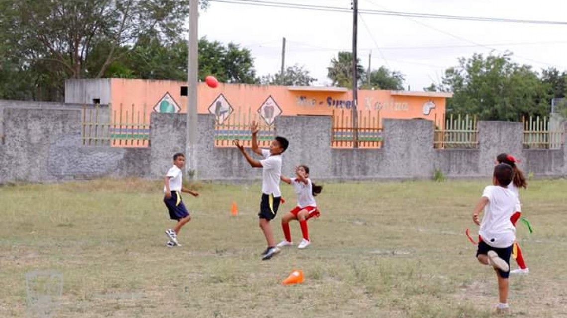 Alcalde supervisa avance de equipos del torneo de Tochito Bandera 2017