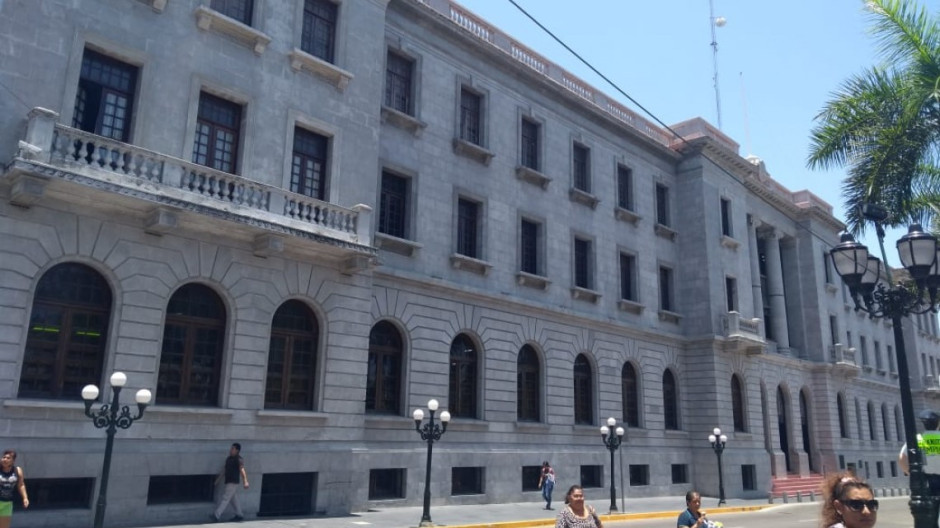 Amenazan trabajadores del ayuntamiento de Tampico estallar en huelga