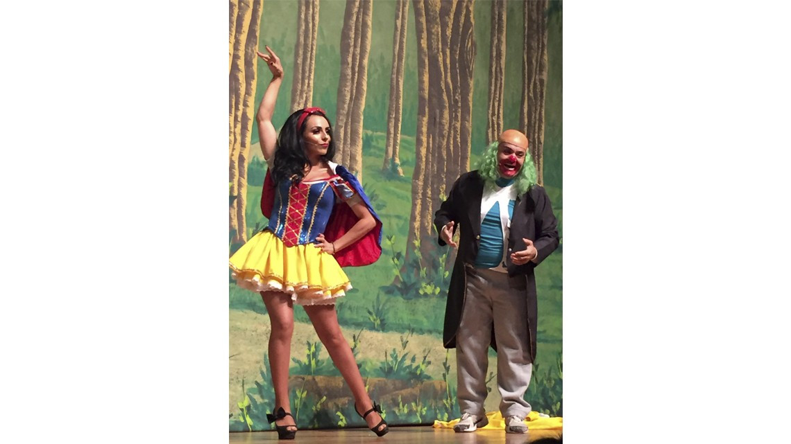 "Blanca Cheves y los 7 briagos" ponen a reír los tampiqueños