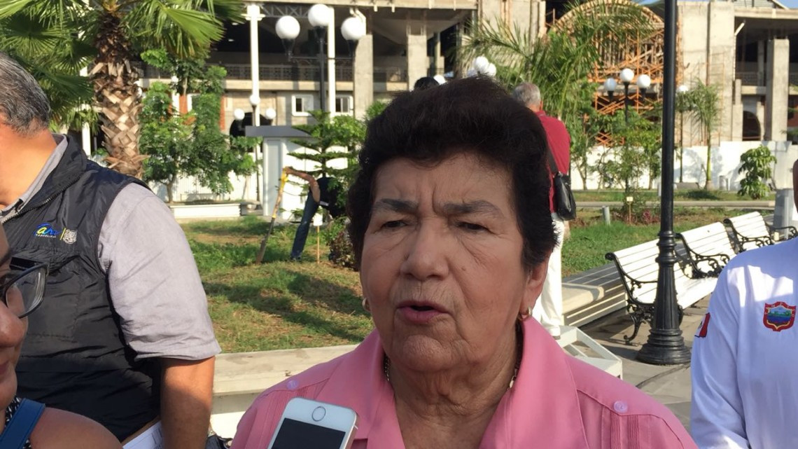 Lamenta Alcaldesa poco avance que llevan los nuevos mercados municipales