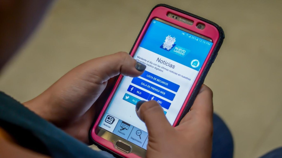 Realizan trámites municipales a través de la app 'YoNLD' 