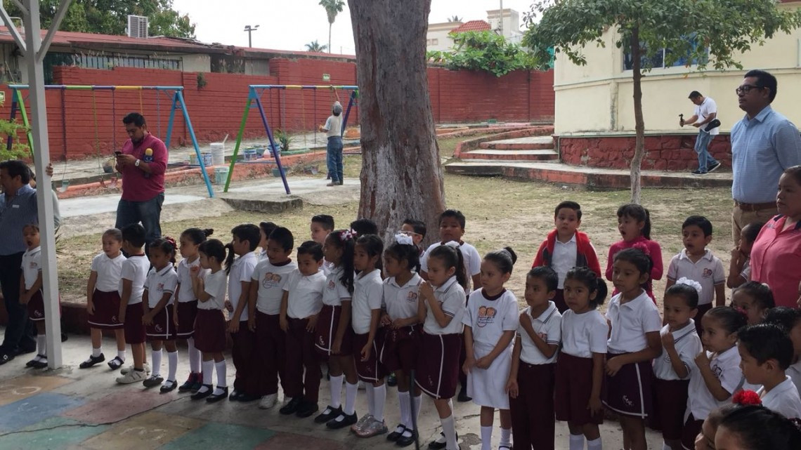 Reciben techumbre en jardín de niños