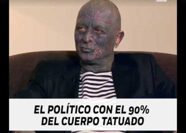 Político checo tiene tatuado el 90% de su cuerpo 