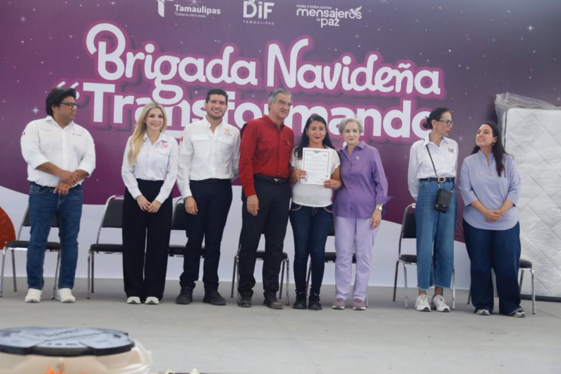 Apapachan Américo y María a las familias de Higuerillas con la Brigada Navideña Transformando Familias