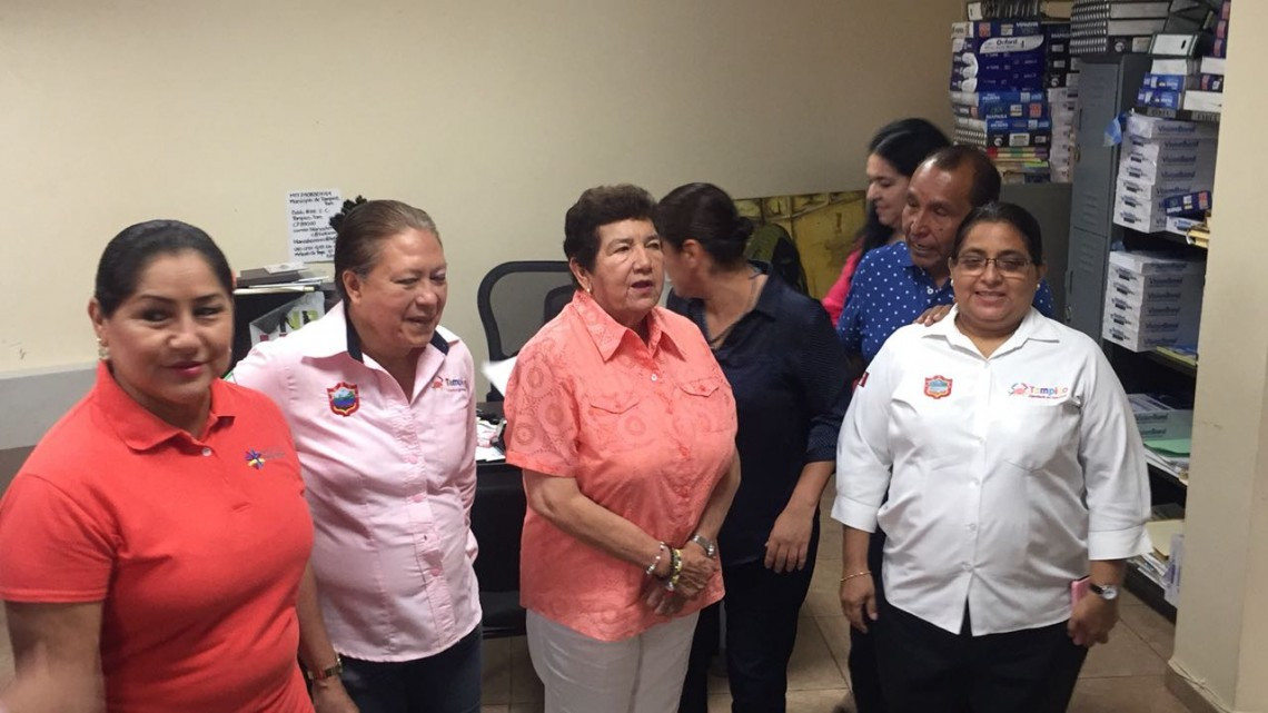 Alcaldesa visita campamento de verano en IRBA