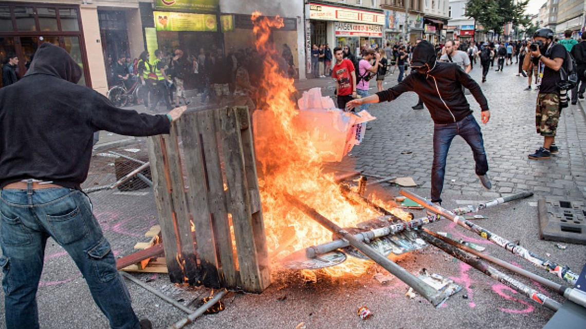 Protestas dejan al menos 200 policías heridos en el G20
