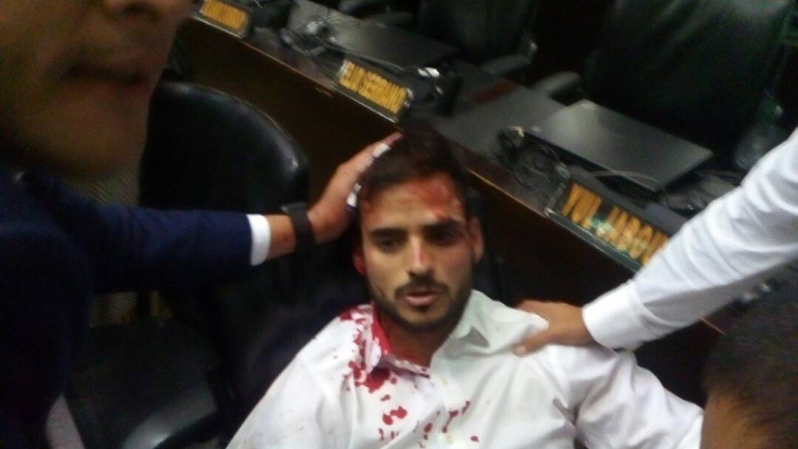 Se registran actos violentos en Congreso de Venezuela 